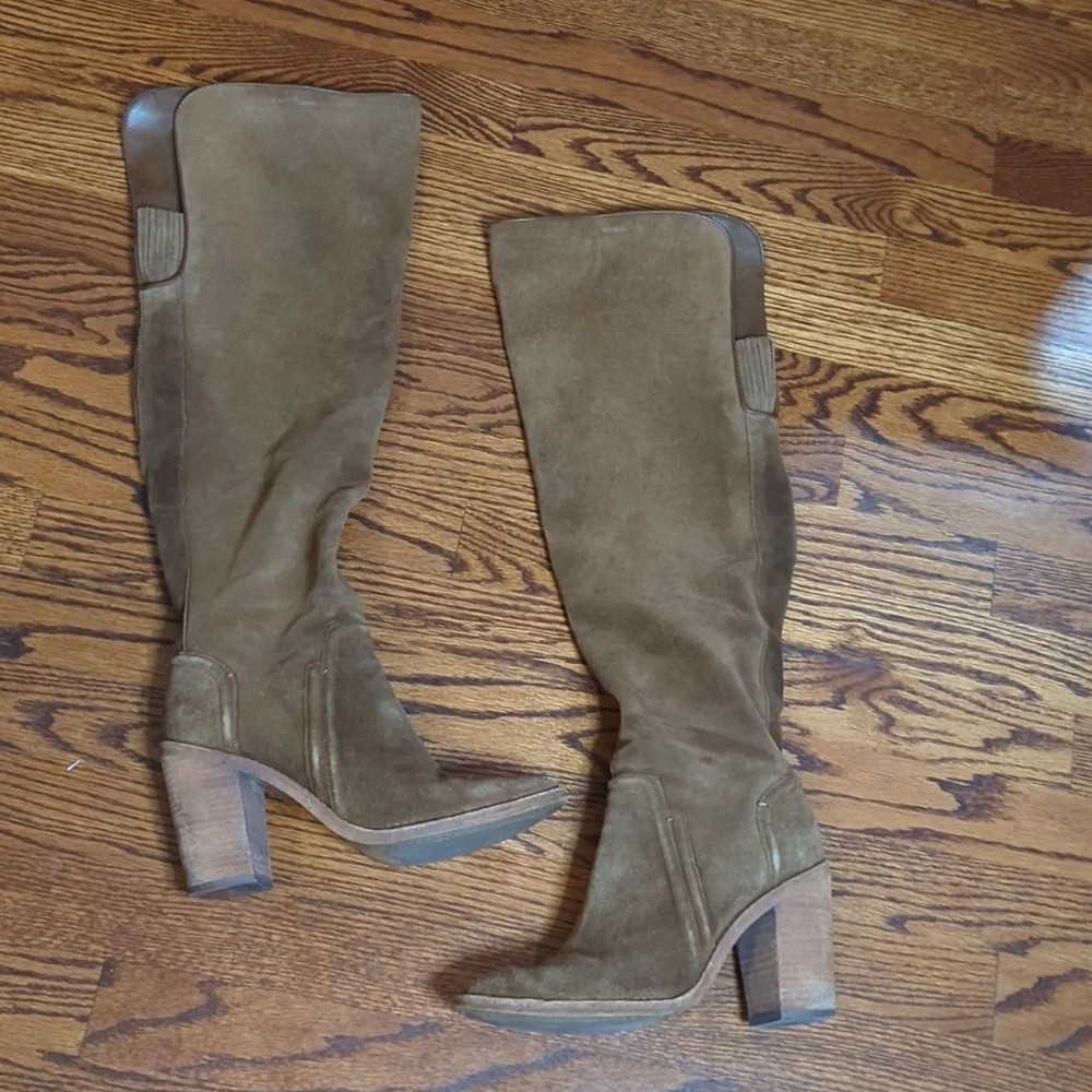Vince Camuto 